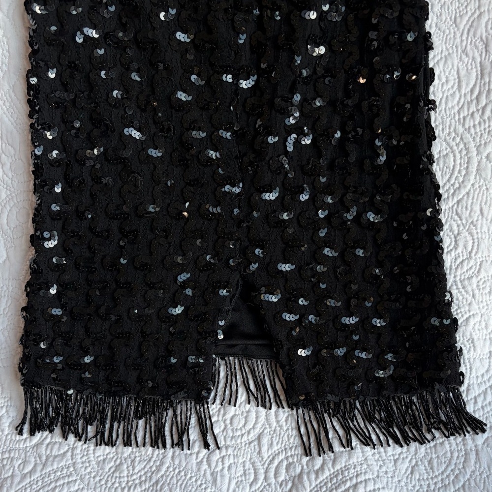 Elegant Black Sequin Dress - Picture 4 of 6